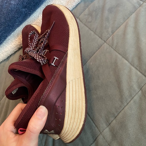 Women’s UnderArmour Athletic Shoes Size 9 - Maroon Colored - Picture 2 of 5